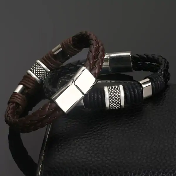 Bracelet tendance pour homme en cuir noir sur acier inoxydable