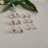 Boucles d'oreilles puces cœur pour femme en acier inoxydable couleur or orné d'un zircon blanc translucide