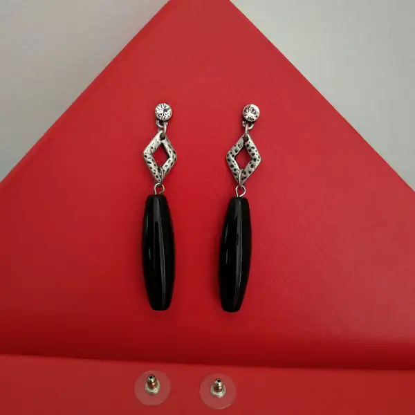 Boucles bijoux d'oreilles tendance style bohème avec longue perle noire