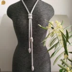 Collier long en acier chaine maille ronde perles olives acier argenté et zircons
