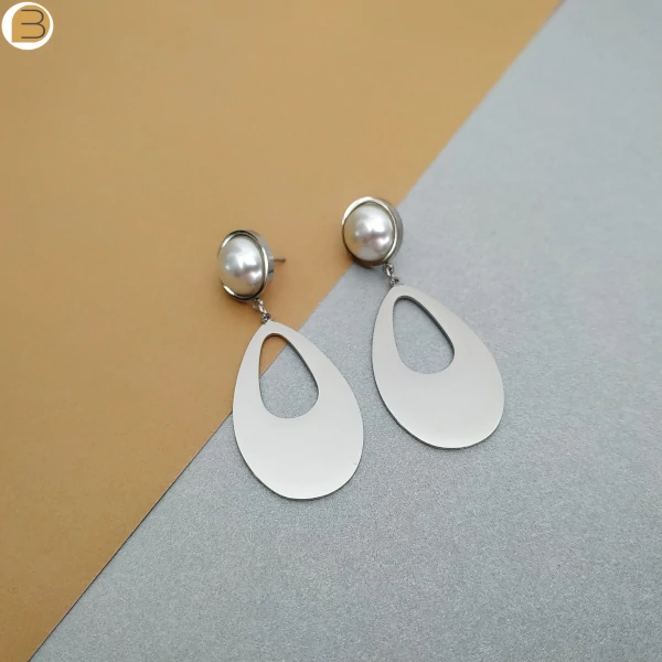 Boucles d'oreilles acier inoxydable perles blanches et pendants en forme de goutte