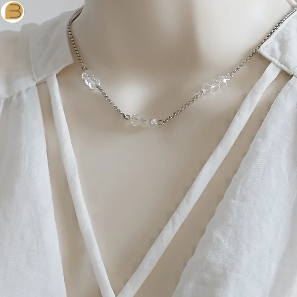 Collier acier femme avec perles de cristal blanc, création exclusive