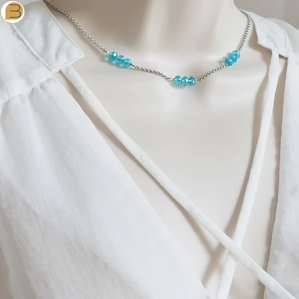 Collier acier femme avec perles de cristal bleu