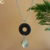 Collier chaine acier inoxydable pendentif donut bois et nacre naturelle