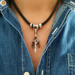 Collier homme sur cordon silicone avec pendentif perles et fermoir en laiton
