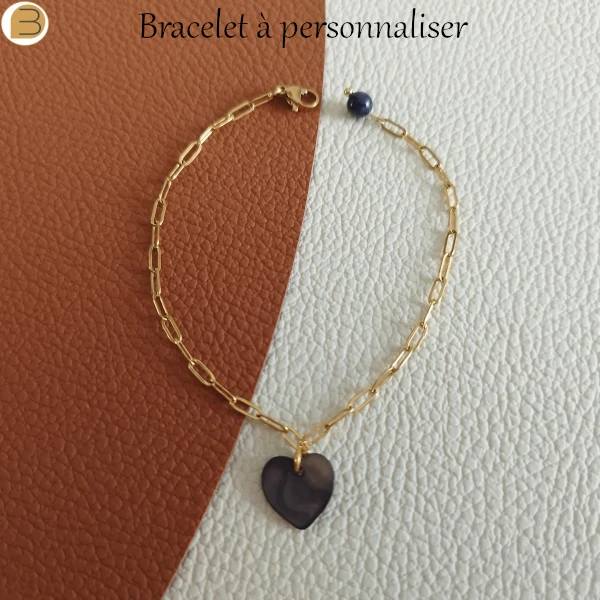 Bracelet personnalisable pour femme en acier doré ou argenté, pendentif nacre noire, une création Bijoutissimo
