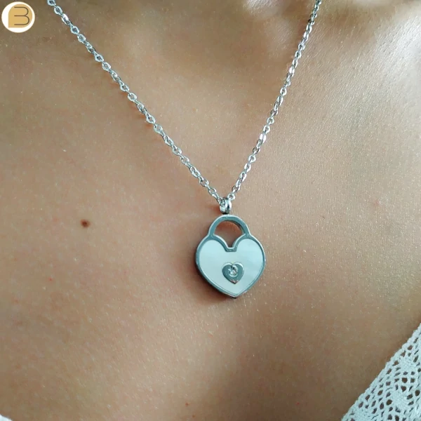 Collier acier inoxydable pour femme pendentif cœur cadenas orné d'un zircon blanc