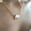 Collier acier inoxydable doré pour femme pendentif 2 cœurs dont un orné de nacre