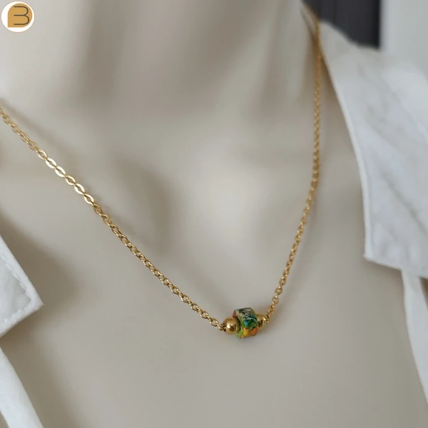 Collier acier inoxydable doré avec sa perle en Jaspe multicolore, une création exclusive Bijoutissimo