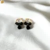 Créoles en acier inoxydable doré pour femme avec perles de rocailles et agate noire. Bijou fait main